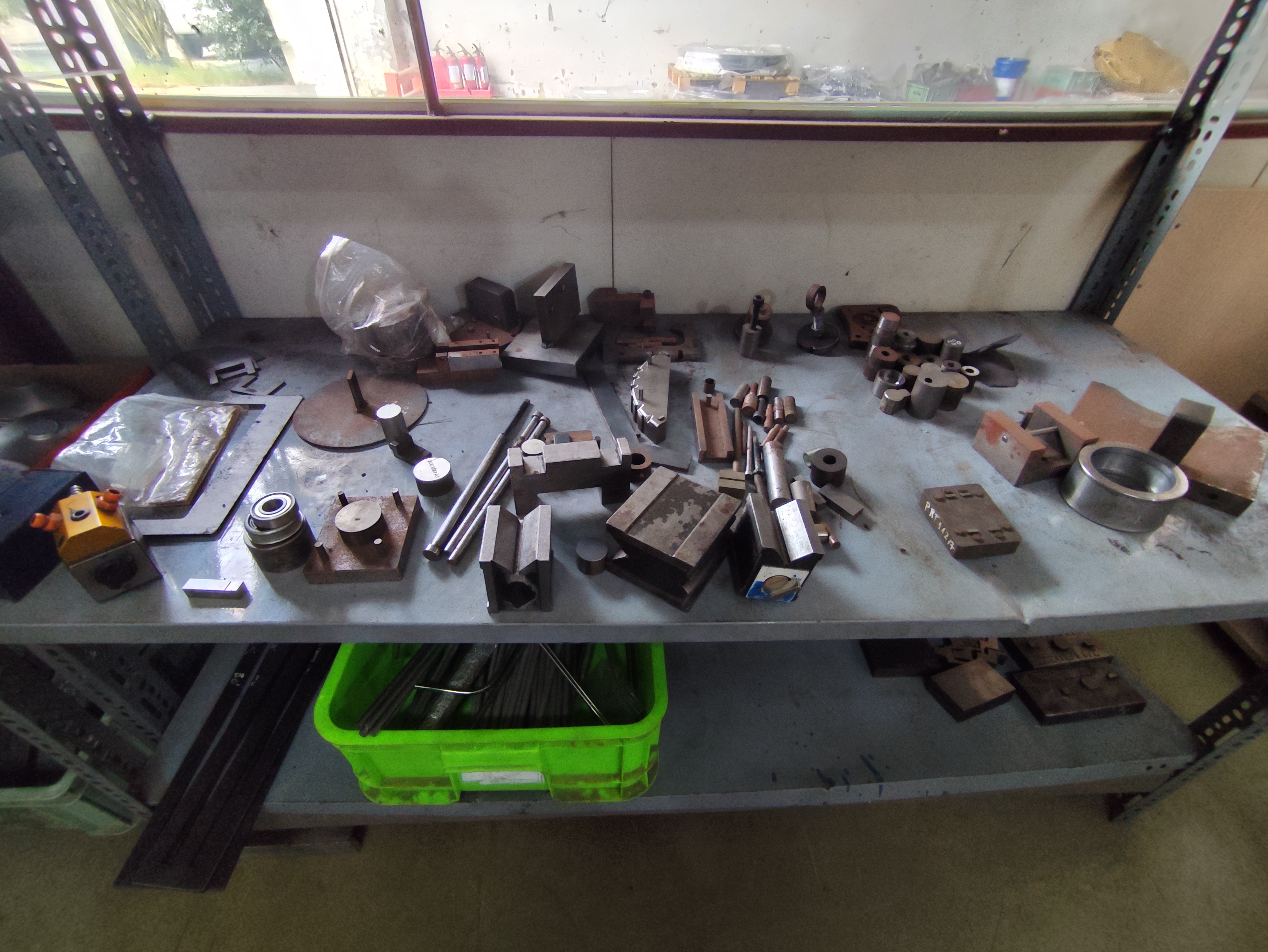 Work bench.jpg